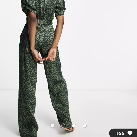 NWT TOPSHOP Animal Satin Jumpsuit in Green - Picture 3 of 6